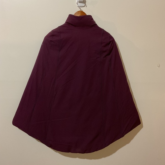 Disney Limited Edition Frozen 2 cape - Picture 3 of 5